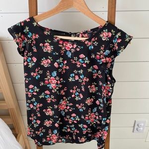Floral ruffle sleeve blouse
